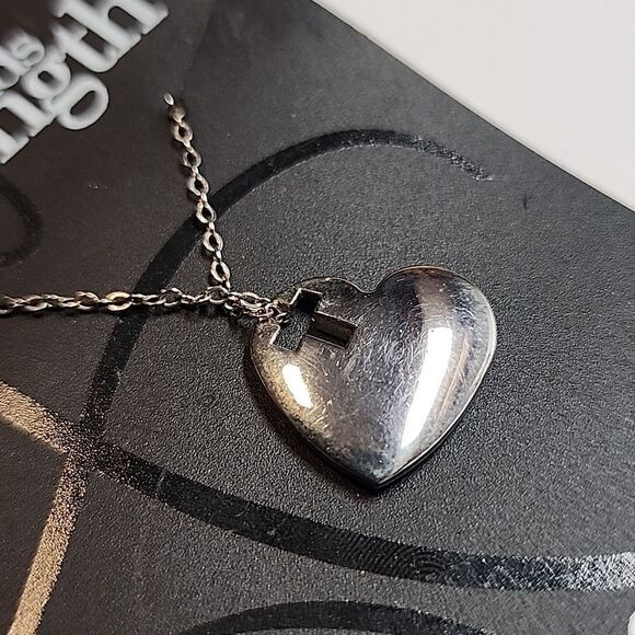 Sheilds Of Strength Women's Heart w/Cross Cut Out Necklace-I Corinthians 13:8 - Picture 4 of 4